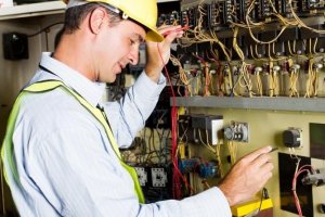 Manutenção em gerador de energia